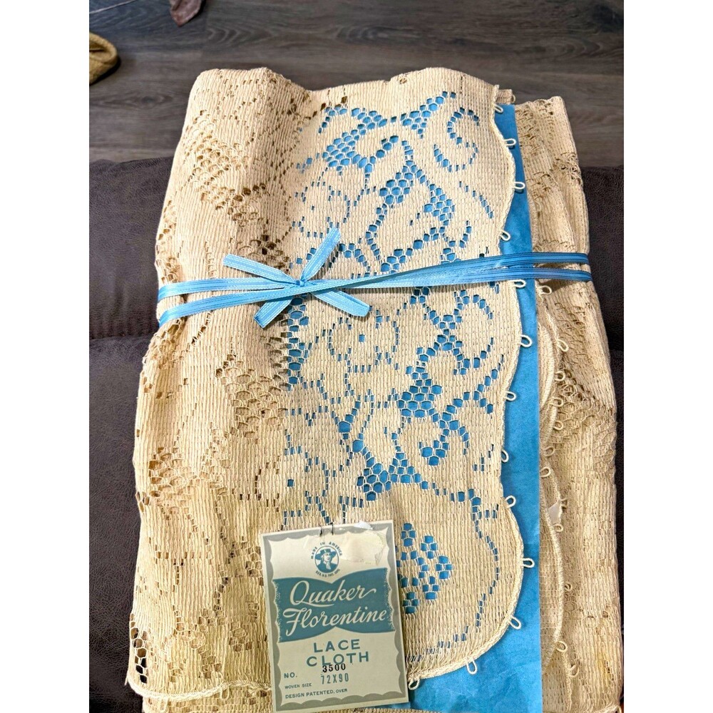 Vintage Quaker Florentine Lace Tablecloth Ivory Floral Lace Table Linen